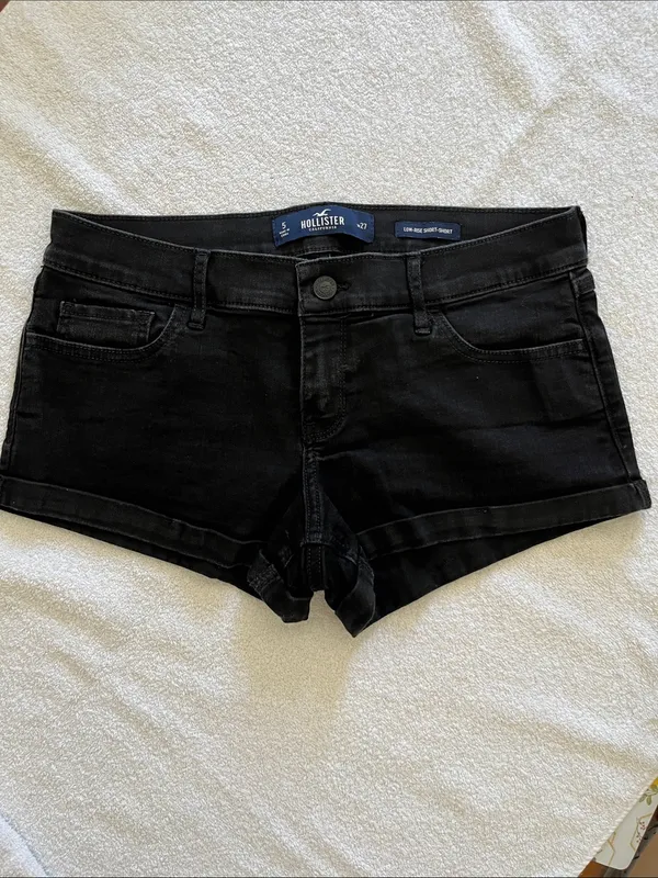 Hollister Women's Black Roll-Cuff Denim Shorts - Image 2