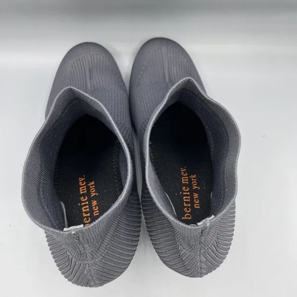 Bernie Mev Doll Womens Heels Boots‎ Gray Sz 9 Stretchy Knit Upper Cushioned - Image 4