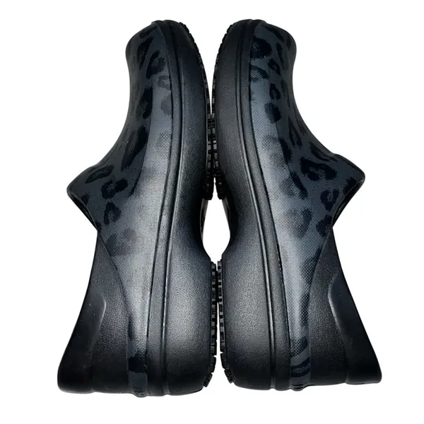 Crocs Black & Gray Leopard Print Neria Pro Slip Resistant Work Clogs Shoes 7 - Image 6