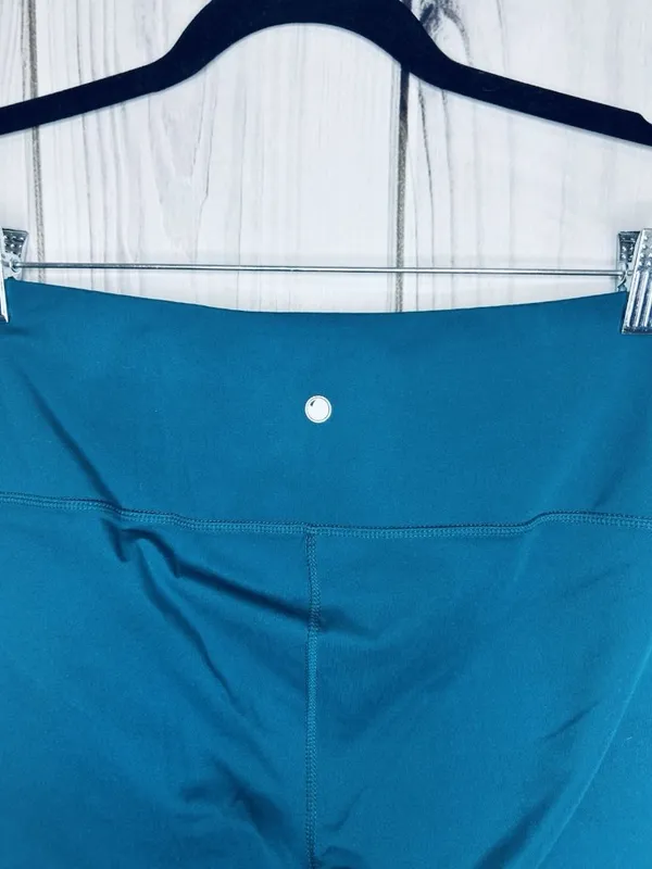 Yogalicious Cropped Athletic Leggings Womens Large (28x21) Deep Teal Blue - Image 5