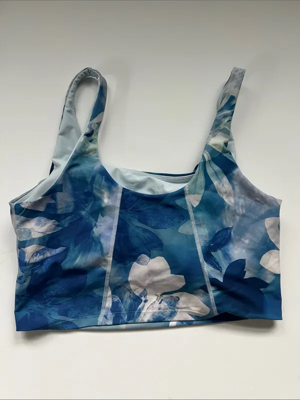 Old Navy Light Blue Floral Active Powersoft Top with Light Chest Support Go-Dry - Image 4