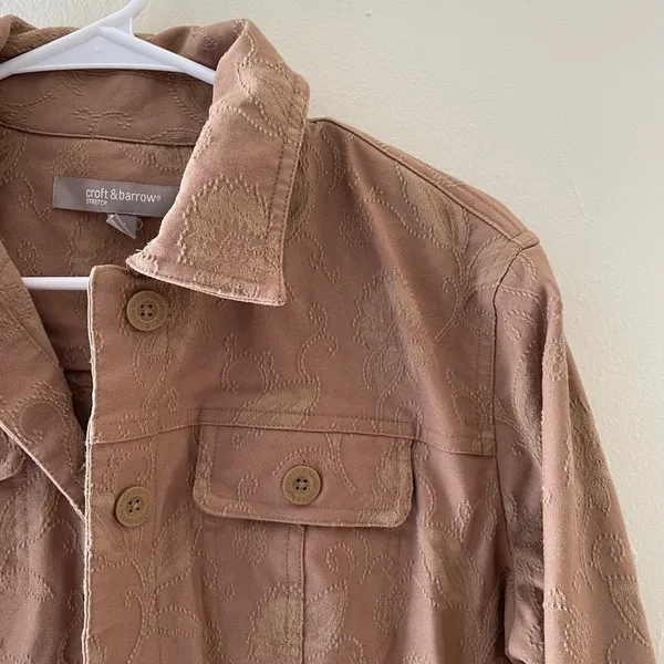 M- croft & barrow Women's Vintage Tan Embroidered Jacket w/‎ Pockets - Image 2