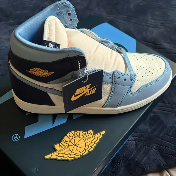 Nike Air High-Top Sneakers in Blue and Cream - Image 7