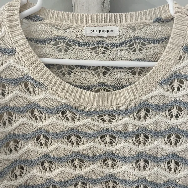 Blu Pepper The Rexford Ruffle‎ Open Knit Sweater Size Small - Image 2
