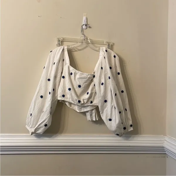 FARM RIO flower embroidered‎ White Crop Top Small - Image 6