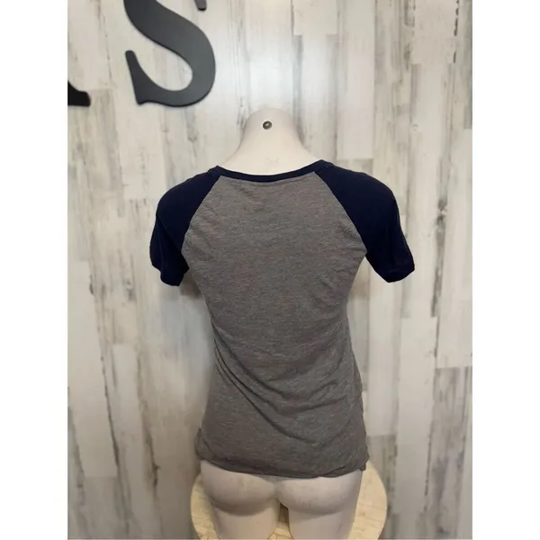 Victoria’s Secret PINK Denver Broncos NFL V Neck Tee XS Gray Blue Football Shirt - Image 4