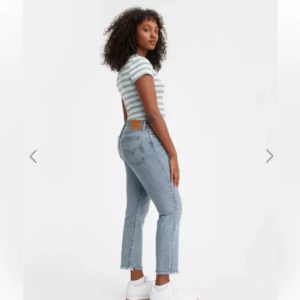 Levi's Wedgie Icon Fit Ankle Jeans Medium Wash Size 28‎ - Image 2