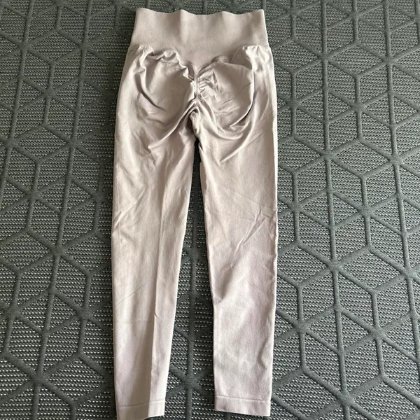 Size S Light Purple High-Waisted Leggings with Scrunched Butt - Image 5