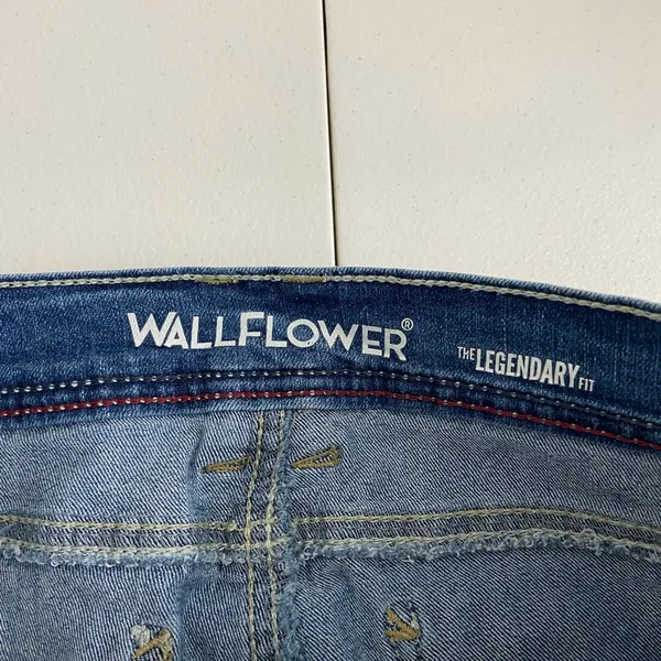 EUC Wallflower women’s‎ medium wash The Legendary Fit stretch casual pants jeans - Image 5