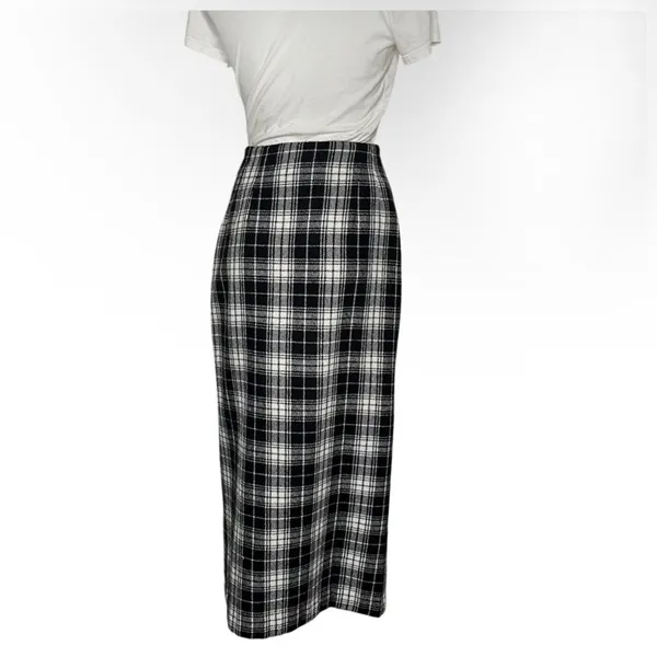 CAMBRIDGE COUNTRY Plaid Skirt Black White Wrap Fringe Edge Midi Size 6 VINTAGE - Image 2