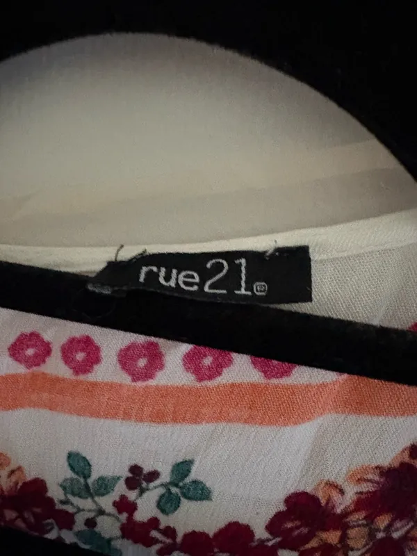 Rue 21 Floral Poncho - Image 3