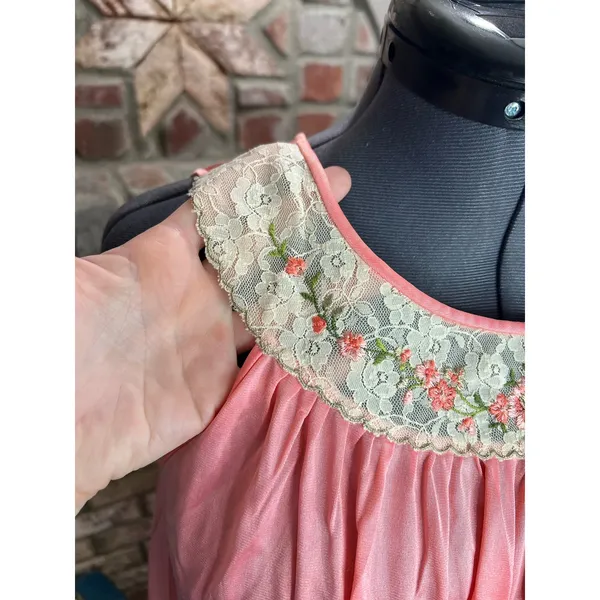 nightgown satin lace collar pink floral - Image 4