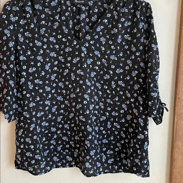 Madewell Silk Cinch-Sleeve Top in Baby's Breath True Black - Image 6