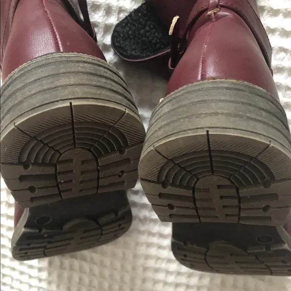 Steve Madden Maximus Burgundy Double Buckle Leather Boot Charcoal Sherpa Lined - Image 4