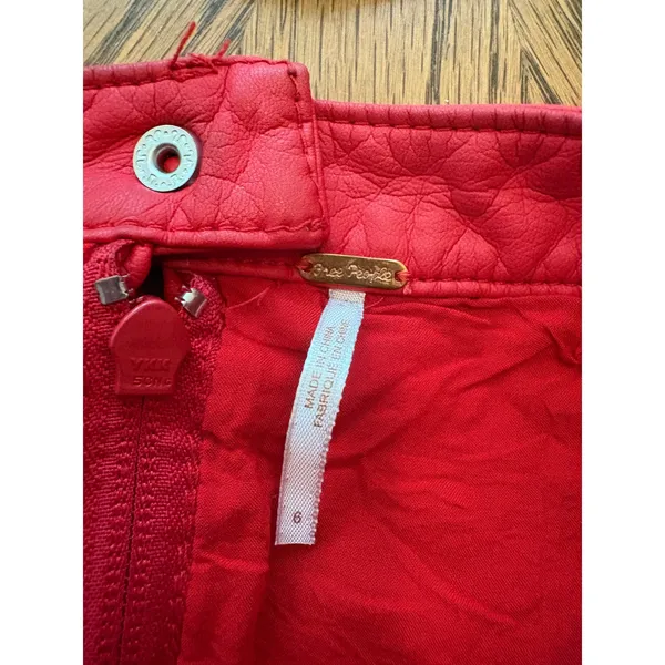 Free‎ People Red Vegan Faux Leather Moto Mini Skirt Size 6 Zip Front Belted - Image 6