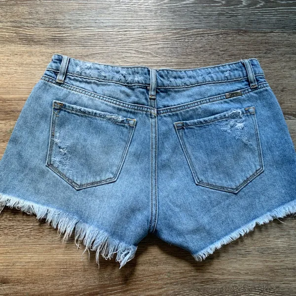 KanCan Light Wash Distressed Jean Shorts M - Image 7
