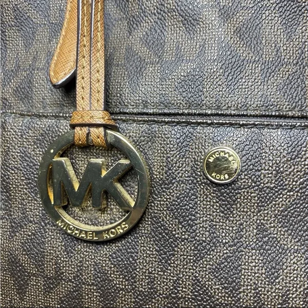 Michael Kors Jet Set Medium Monogram Pocket ToteBag Brown Coated Canvas - Image 2