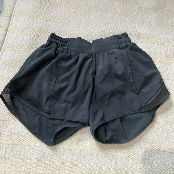 Lululemon Hotty Hot Low-Rise Lined Short 4" size 2‎ - Image 2
