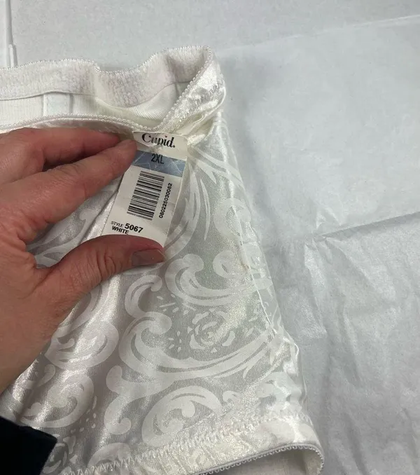 2XL silky lace detail waist corset - Image 4
