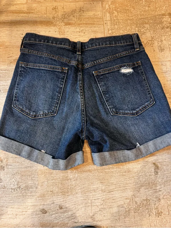 GAP Dark Indigo Rolled-Hem Denim Shorts with Distressed Accents - Image 5