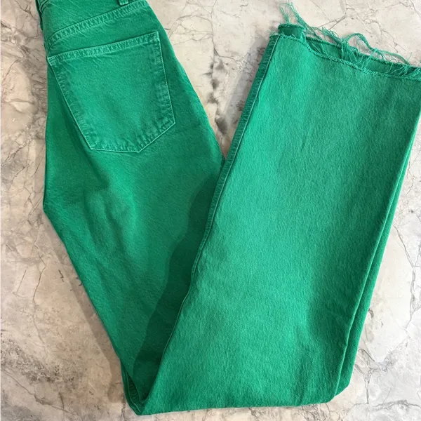 Zara women’s Straight Jeans in Bright Green Sz 2 Raw Hem - Image 2