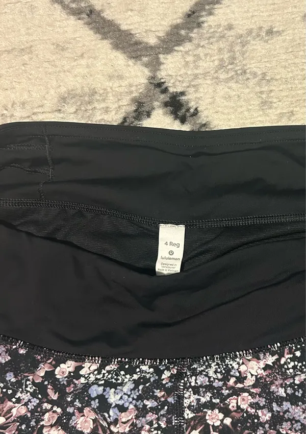 Lululemon Speed Up Shorts 2.5" Low-Rise - Image 4
