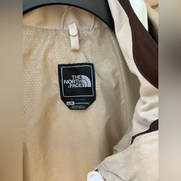 THE NORTH FACE jacket 🖤💚🤍 - Image 9