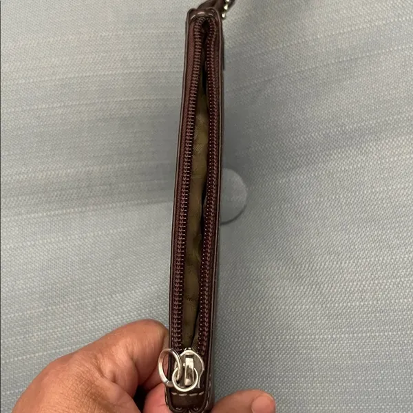 Coach Dark Brown Leather Wristlet used good condition - Image 7