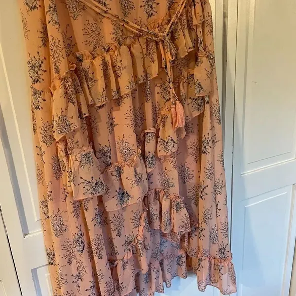 On twelfth floral ruffle shift dress size medium - Image 6