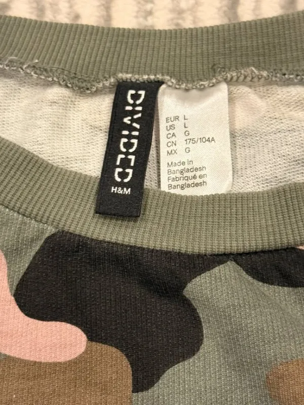 NEW Divided H&M women's large green/blk/pink camo shirt - Image 2