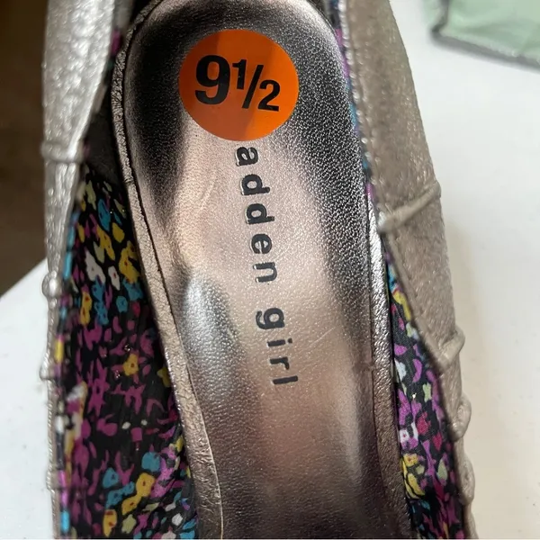 MADDEN‎ GIRL Silver Block High Heels with Open Toe & Bow Accent, Size 9.5 - Image 8