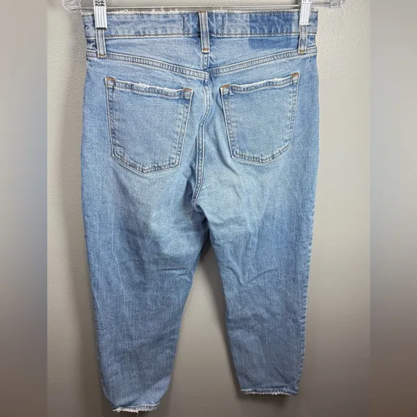 Abercrombie & Fitch • The Mom High‎ Rise Jeans Size 4 Short - Image 2