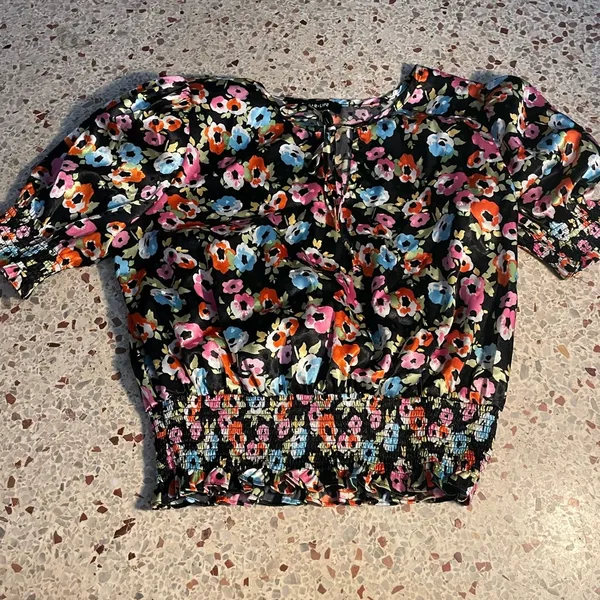 Sugar lips medium floral top medium - Image 8