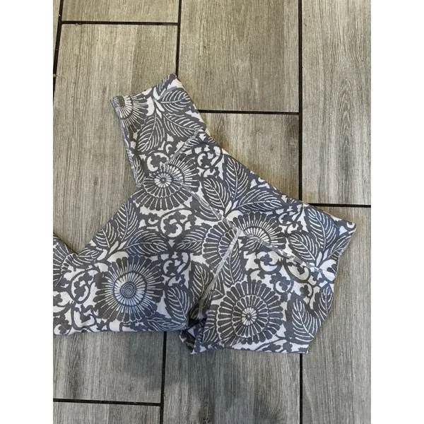 Lululemon Wunder Under Crop Beachy Floral White Fossil Pattern Grey Sz 4 Yoga - Image 5