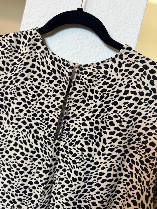 H&M Bell Sleeve Dress Size 14 Animal Print Keyhole Back - Image 5