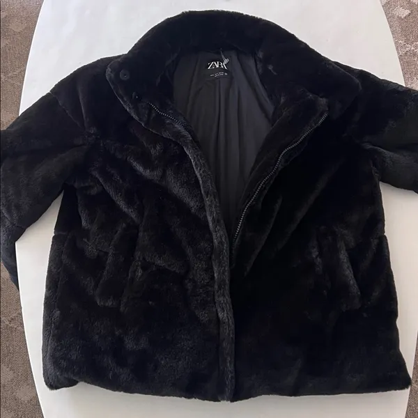 ZARA FAUX FUR SHORT FULL ZIP COAT JACKET in Black Sz Large - Image 3