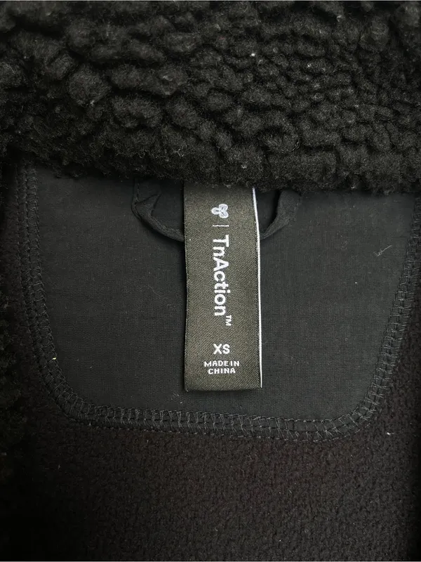 Aritzia TNAction Snoblock Polar Shred Mockneck Jacket Black minimalist fall XS - Image 8