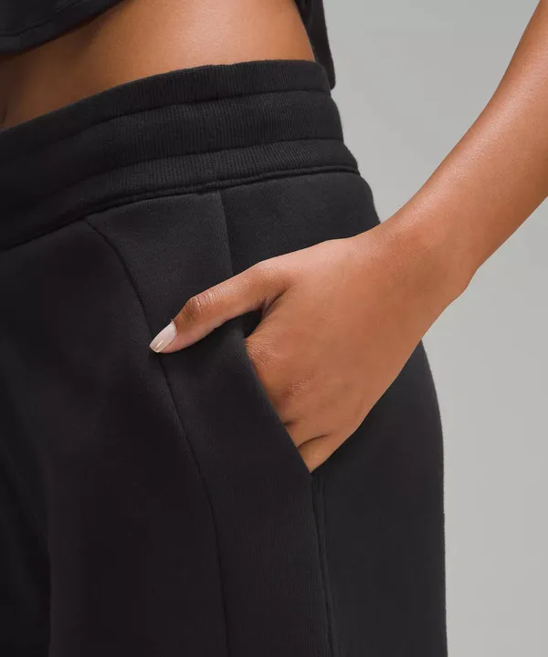 Lululemon Scuba High-Rise Short 5"- size 8- in black - Image 8