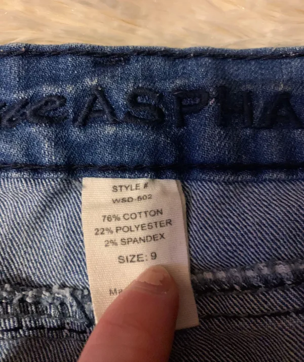 Short Jean Shorts Size 9 - Image 3
