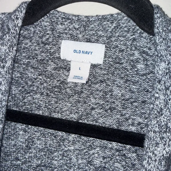 Old navy women’s cardigan L ✨ - Image 2