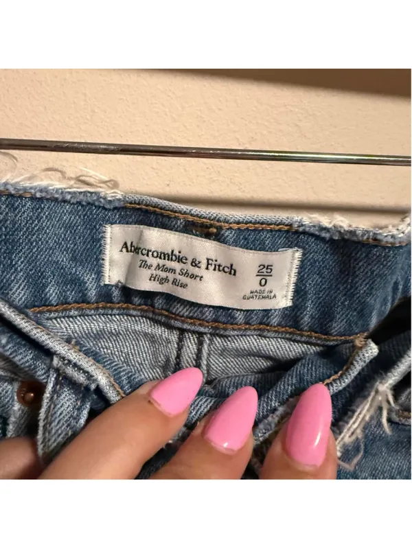 Abercrombie & Fitch The Mom Short High Rise in Size 25 0 Blue denim shorts with - Image 5