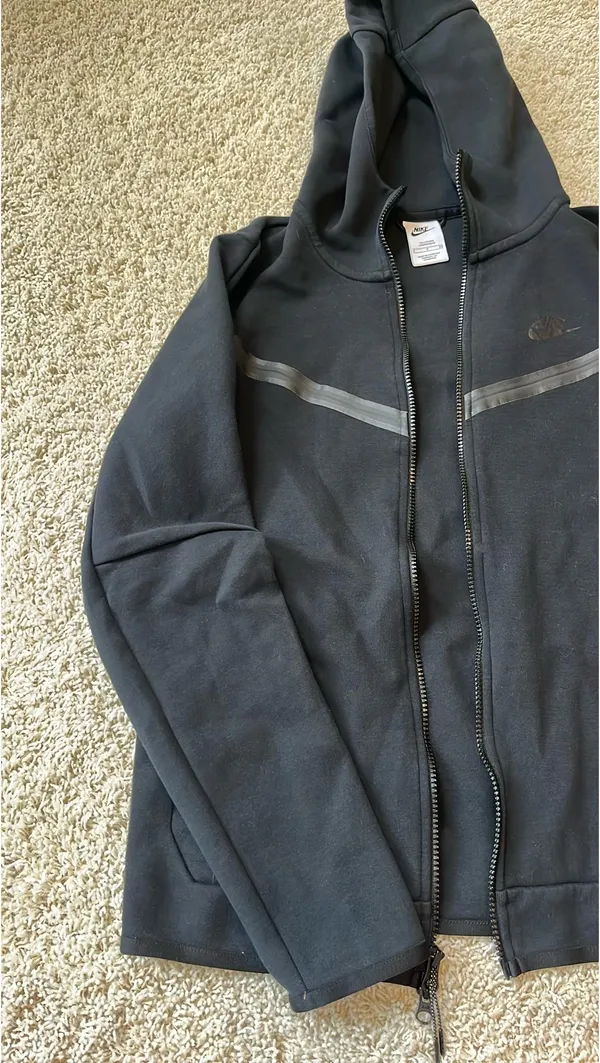 Black Nike Tech Zip-Up Jacket - Image 2