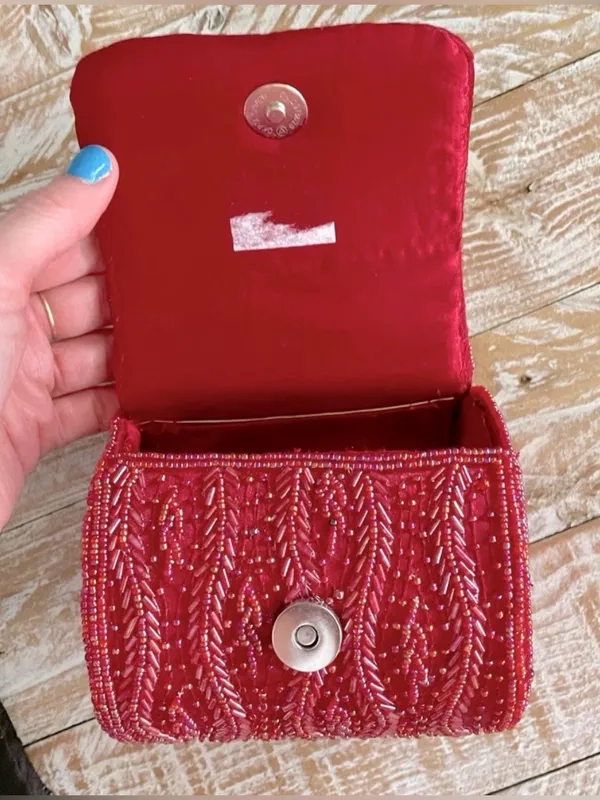 🪩 Handmade Bali Indonesia Red Hand Beaded Cylindrical Clutch Purse 🪩 - Image 5