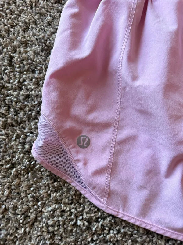 Lululemon Hotty Hot Shorts 2.5" Low-Rise Lined 8 - Image 4