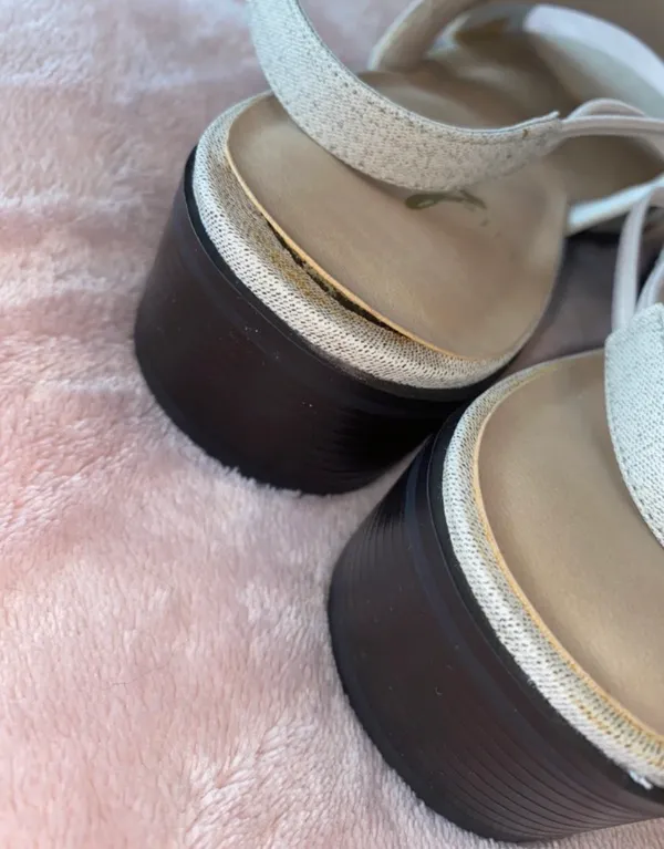 Life Stride oatmeal heeled sandals - Image 3