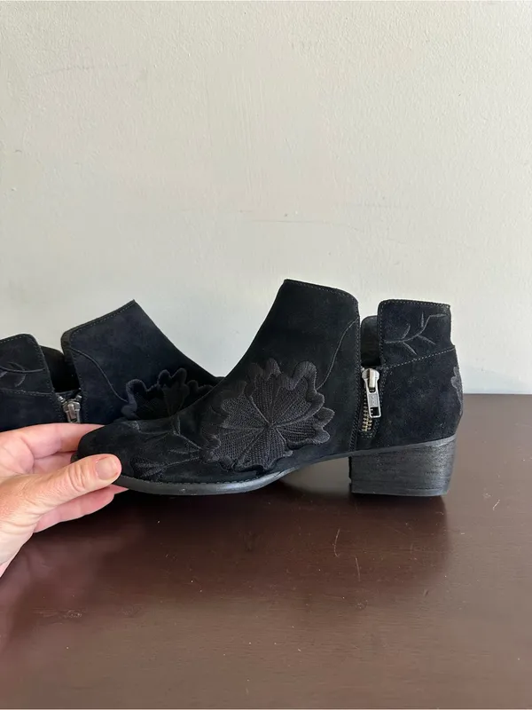 Seychelles Black Suede Embroidered Ankle Boots 8 - Image 6