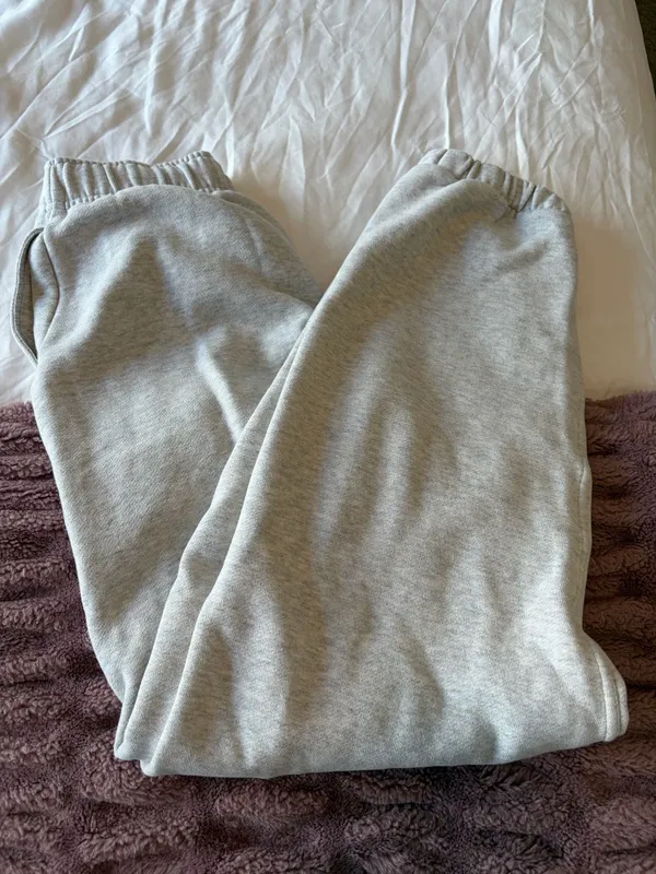 Lululemon Scuba Mid Rise Sweatpants  - Image 2
