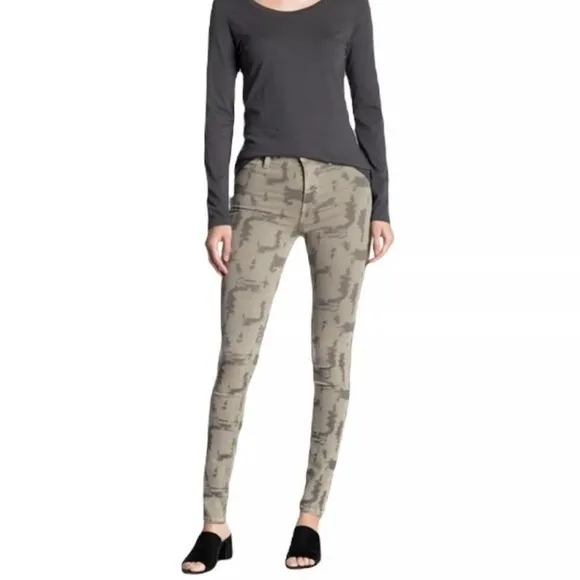 Free‎ People Women's Green Long and Lean Edgy Camo Skinny Denim Jeans - 27 - Image 2