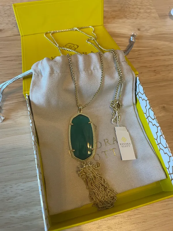 Kendra Scott Necklace Gold - Image 4
