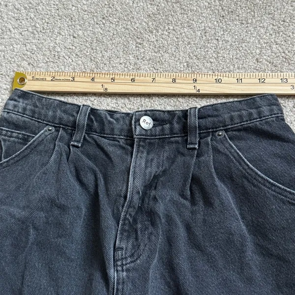 Reformation Isabelle Pleated Short Size 25 Black Denim High Waisted Jean - Image 9